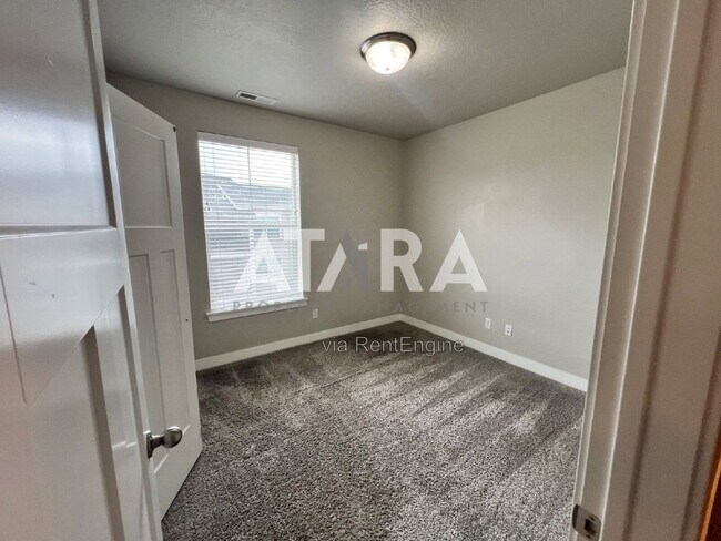 Building Photo - 4234 McKellen Dr