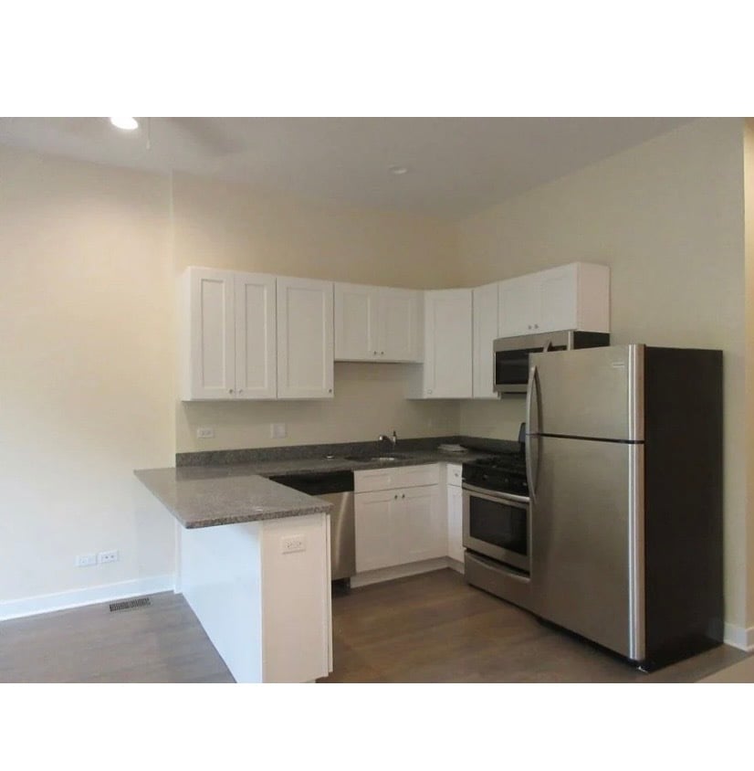 Building Photo - 2020 N Bissell St