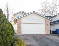 Building Photo - 6935-6937-6937 Ridgetop Dr NE