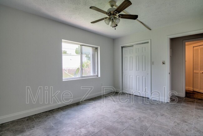 Building Photo - 10632 Woods Cir