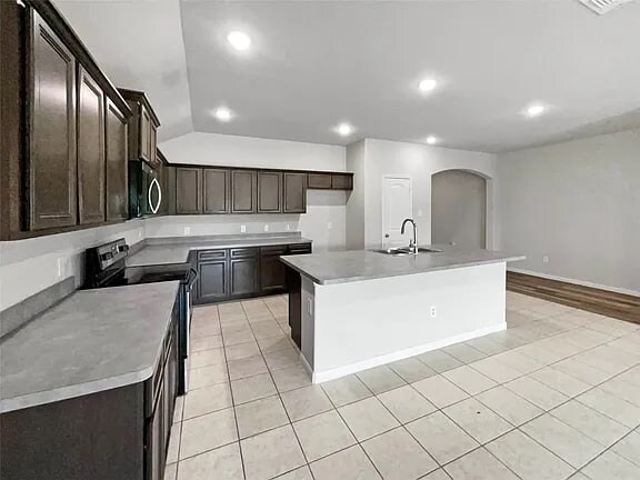 Building Photo - 9010 Bald Cypress St