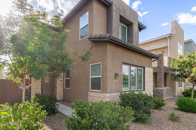 Building Photo - 1310 N Zane Dr