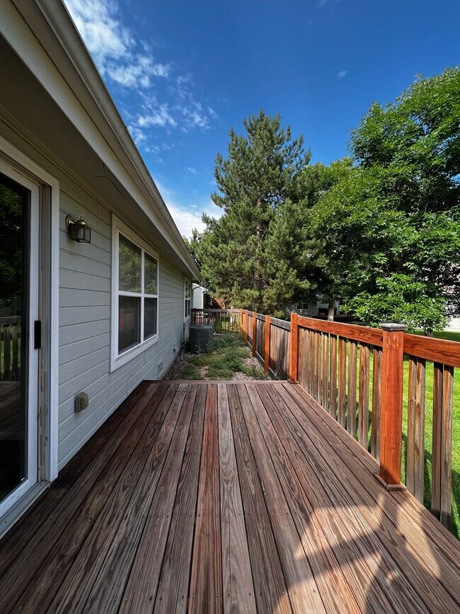 Building Photo - 2 Bed, 2 Bath Townhome with Office, & Fenced Back Patio in Prime Fort Collins Location!