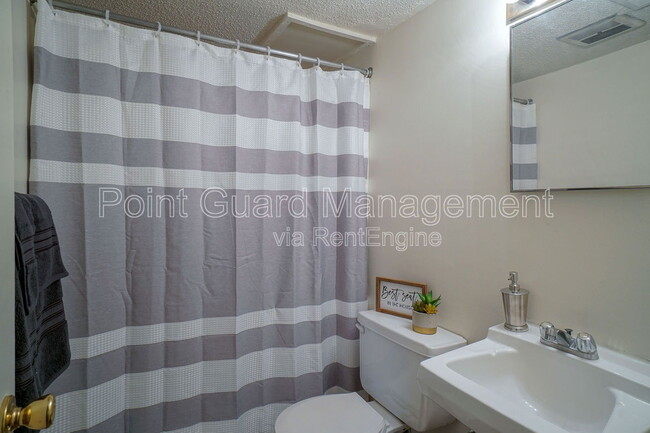 Building Photo - 1408 Cambridge Pl
