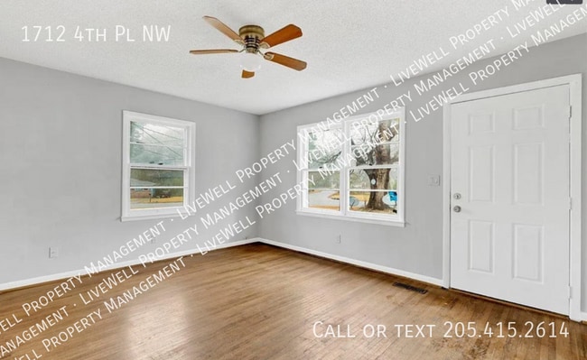 Building Photo - 1712 4th Pl NW