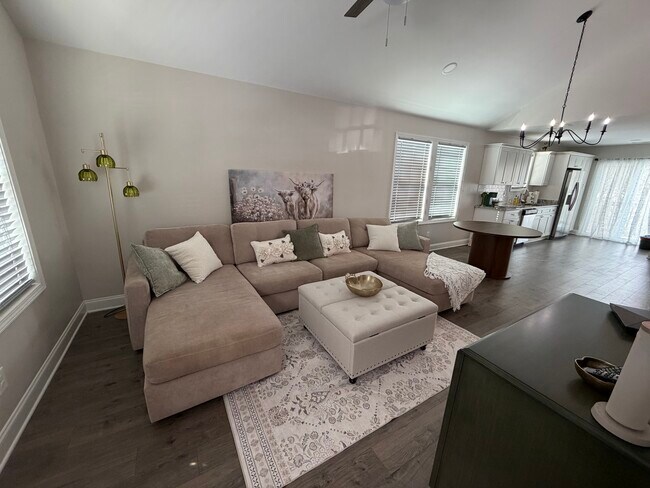 Building Photo - 6690 Eastbrook Ave SW