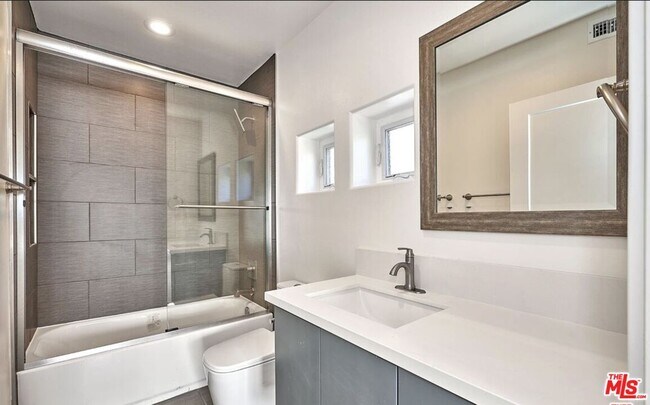 Building Photo - 4507 Lomita St