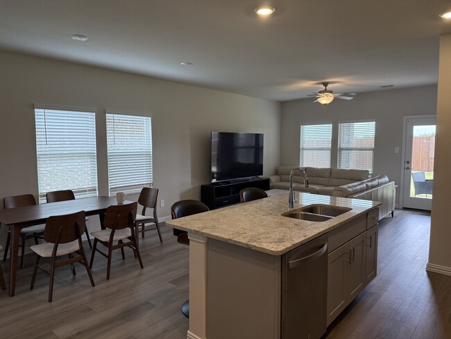 Building Photo - 212 Travine Dr