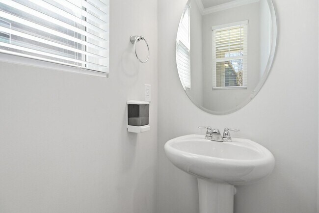 Building Photo - Upgraded 3BR Townhome in Wake Forest | Open Layout, Garage & Resort-Style Amenities