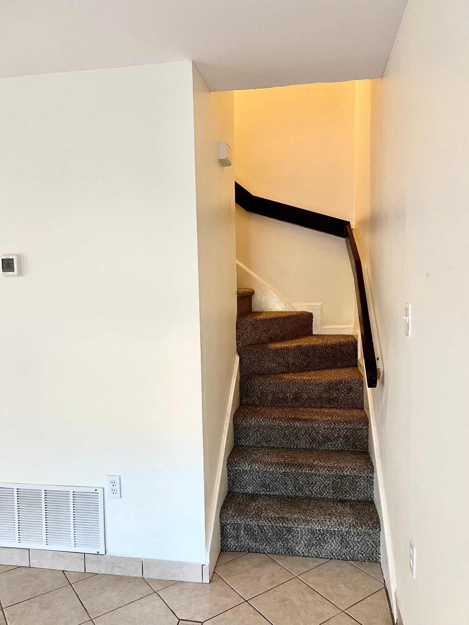 Building Photo - 123 Hunt Club Ct