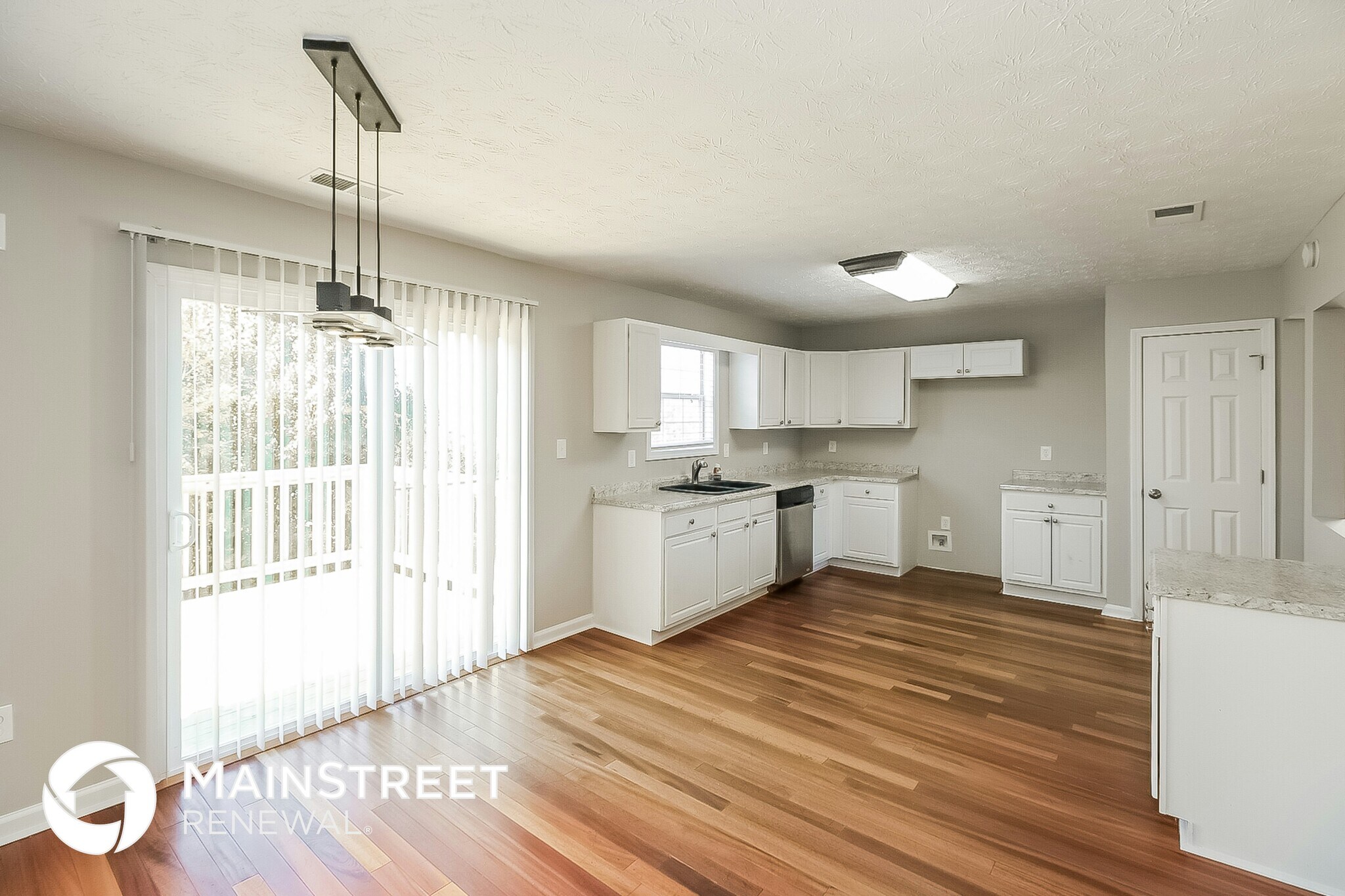 Building Photo - 130 Carriage Lake Dr