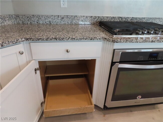 Building Photo - 2771 Alta Vista St