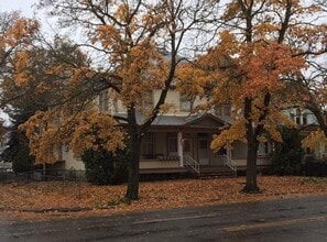Building Photo - RENOVATED STUDIO WEST CENTRAL APARTMENT | HISTORIC BUILDING | PET FRIENDLY | AVAIL NOW