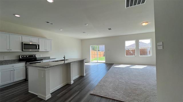 Building Photo - 702 Camden Dr