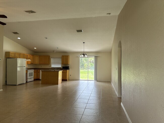Building Photo - 4569 Balsey St