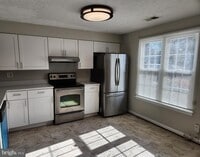 Building Photo - 16326 Pennsbury Way