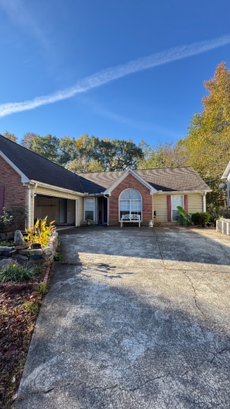 Primary Photo - 2295 W Liddell Rd