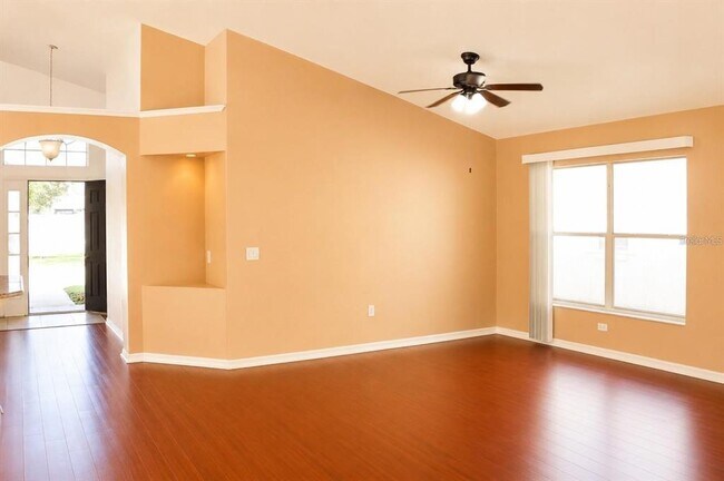 Building Photo - 145 Thornbury Dr