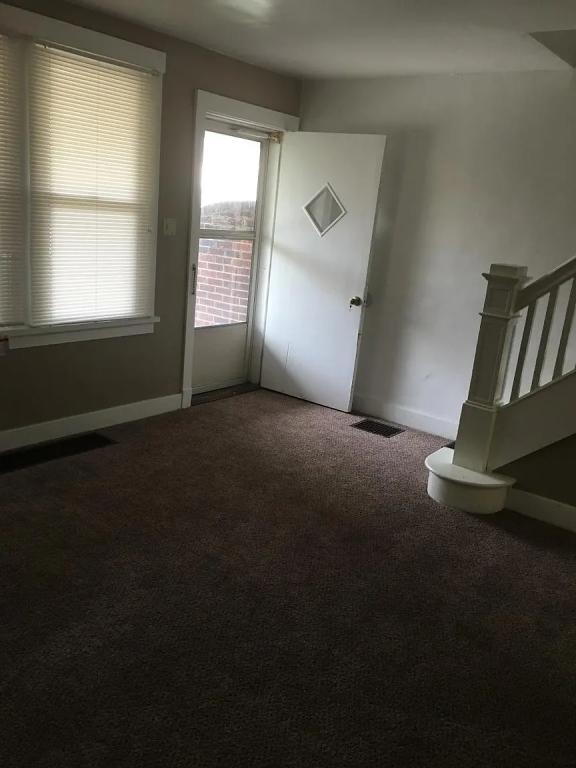 Building Photo - 3301 Parkview Ave