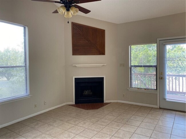 Building Photo - 7107 Silver Dale Dr
