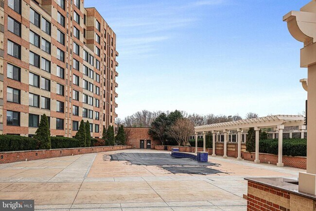 Building Photo - 2451 Midtown Ave