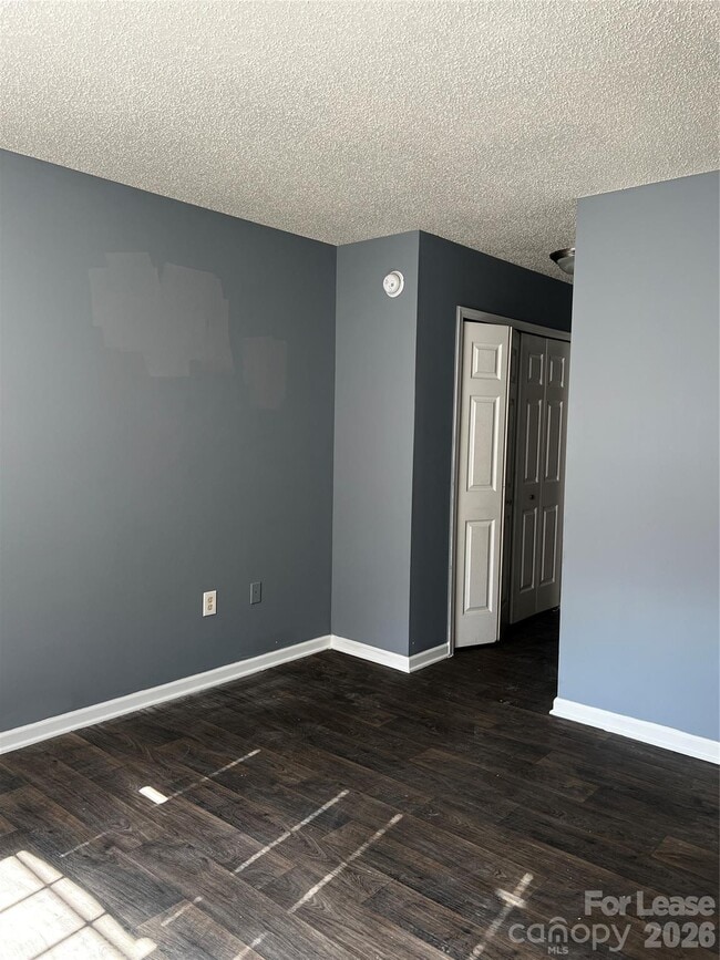 Building Photo - 7655 Petrea Ln