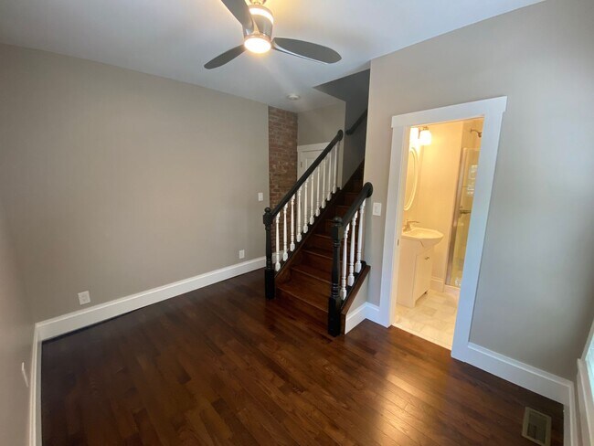 Building Photo - Hunter Ave 1197-1199 GW2