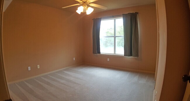 Building Photo - Secluded Hill Country home on huge lot!  Gorgeous home in tranquil setting!
