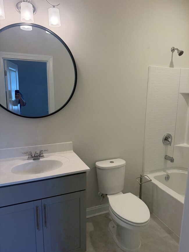 Building Photo - 227 Bering Ln