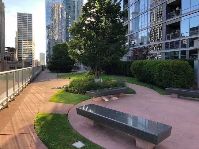 Building Photo - 240 E Illinois St