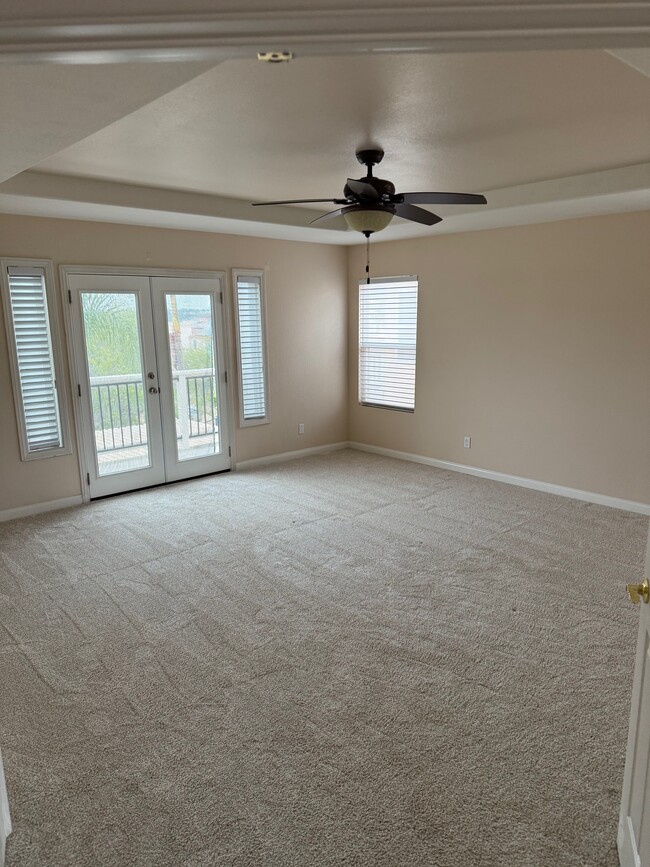 Building Photo - 12184 Oakview Way