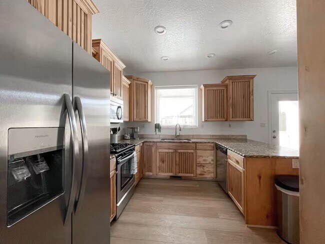 Building Photo - Fully Furnished 6 Bed, 3 Bath Home for Rent - Morgan, Utah