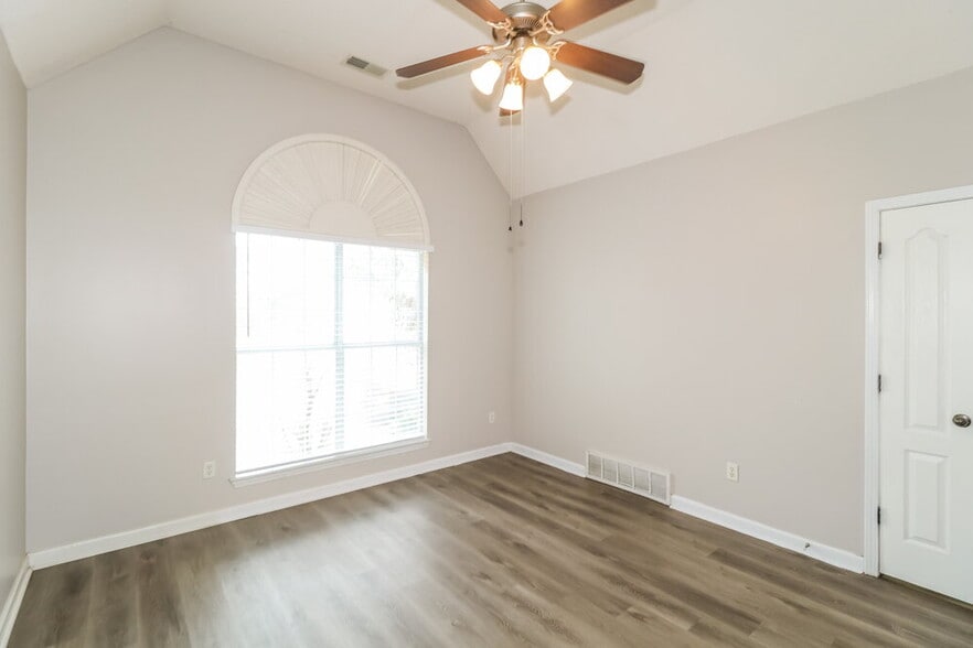 Building Photo - 9134 Cinderhill Cove E