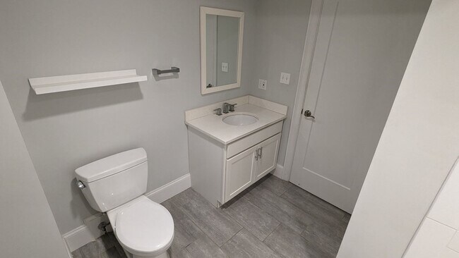 Building Photo - 192 Raymond St