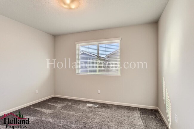 Building Photo - Gorgeous 4 Beds 2.5 Baths Single Family in...