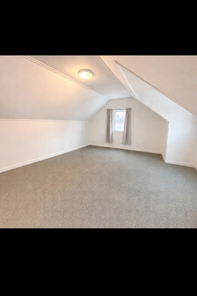 Building Photo - 1544 Nelms Ave