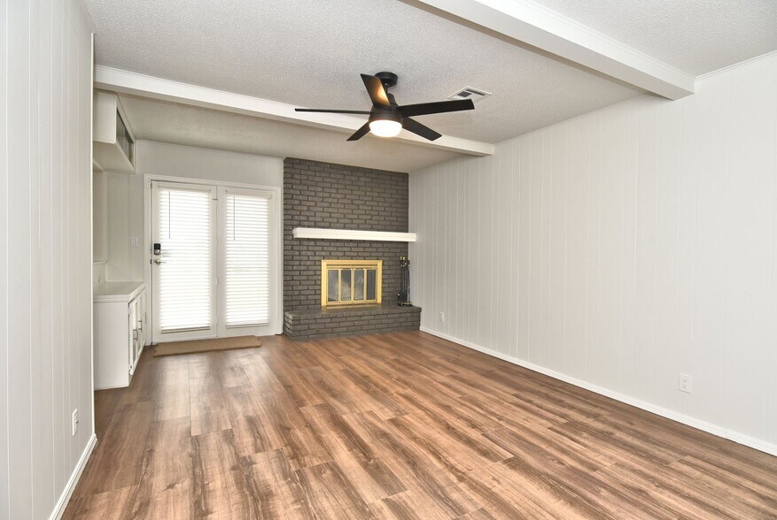 Building Photo - 6925 E 73rd St