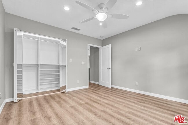 Building Photo - 13964 La Maida St