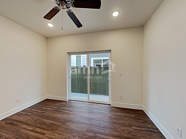 Building Photo - 23355 SE Dogwood St