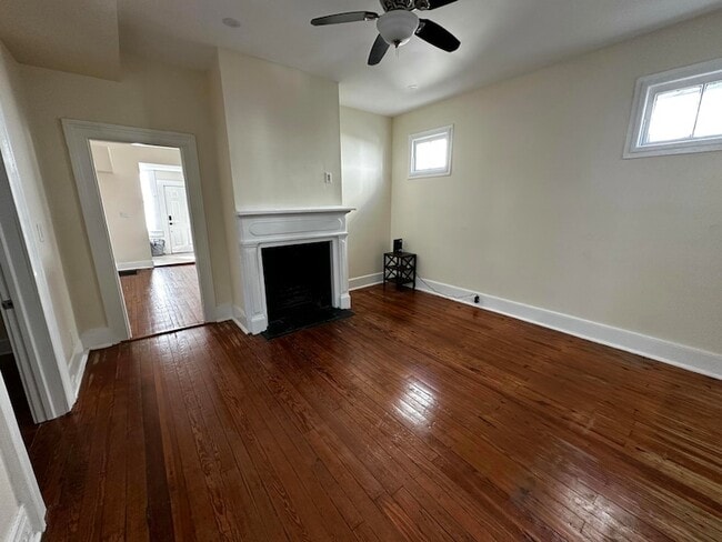 Building Photo - 259 Coming St