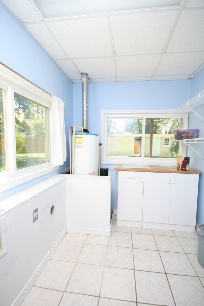 Building Photo - 2715 Thornton Cir SW