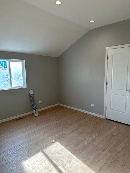 Building Photo - 3404 N Lavergne Ave