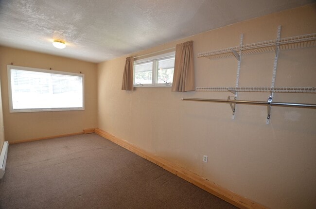 Building Photo - 1 bedroom in Warrior's Mark!