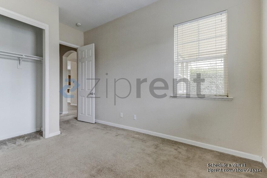 Building Photo - 4632 Hutchinson Ln