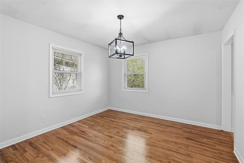 Building Photo - 2815 Carolyn Dr