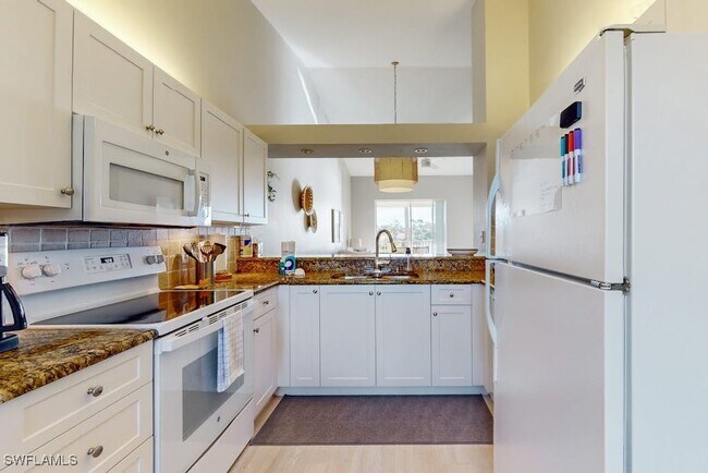Building Photo - 350 Robin Hood Cir