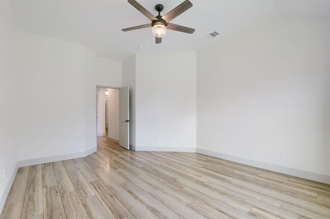 Building Photo - 13620 Glen Mark Dr