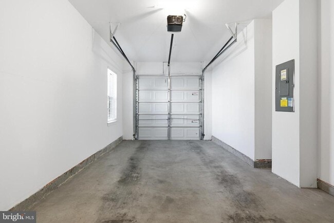 Building Photo - 3624 Spring Hollow Ln