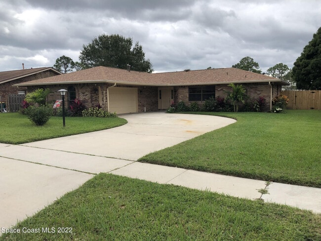 Building Photo - 3137 Village Park Dr