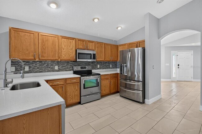 Building Photo - 7961 Carriage Pointe Dr